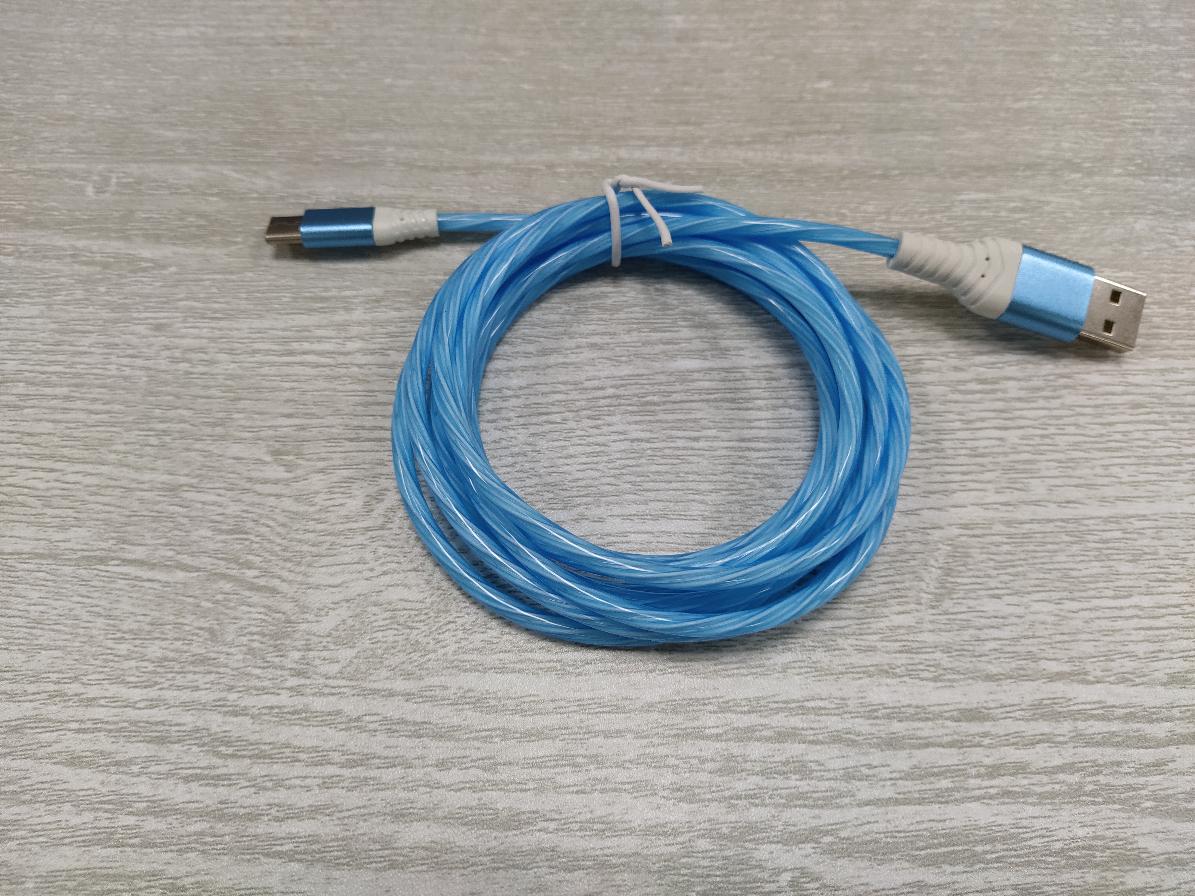 什么是流光數據線？聯鑫德誠數據線定制生產廠家，